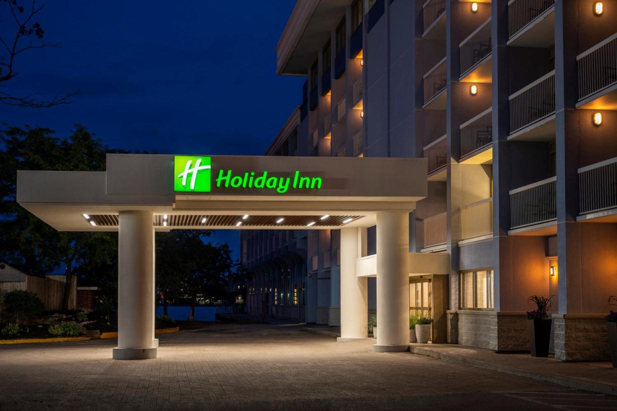Holiday Inn & Suites Richmond West End מראה חיצוני תמונה